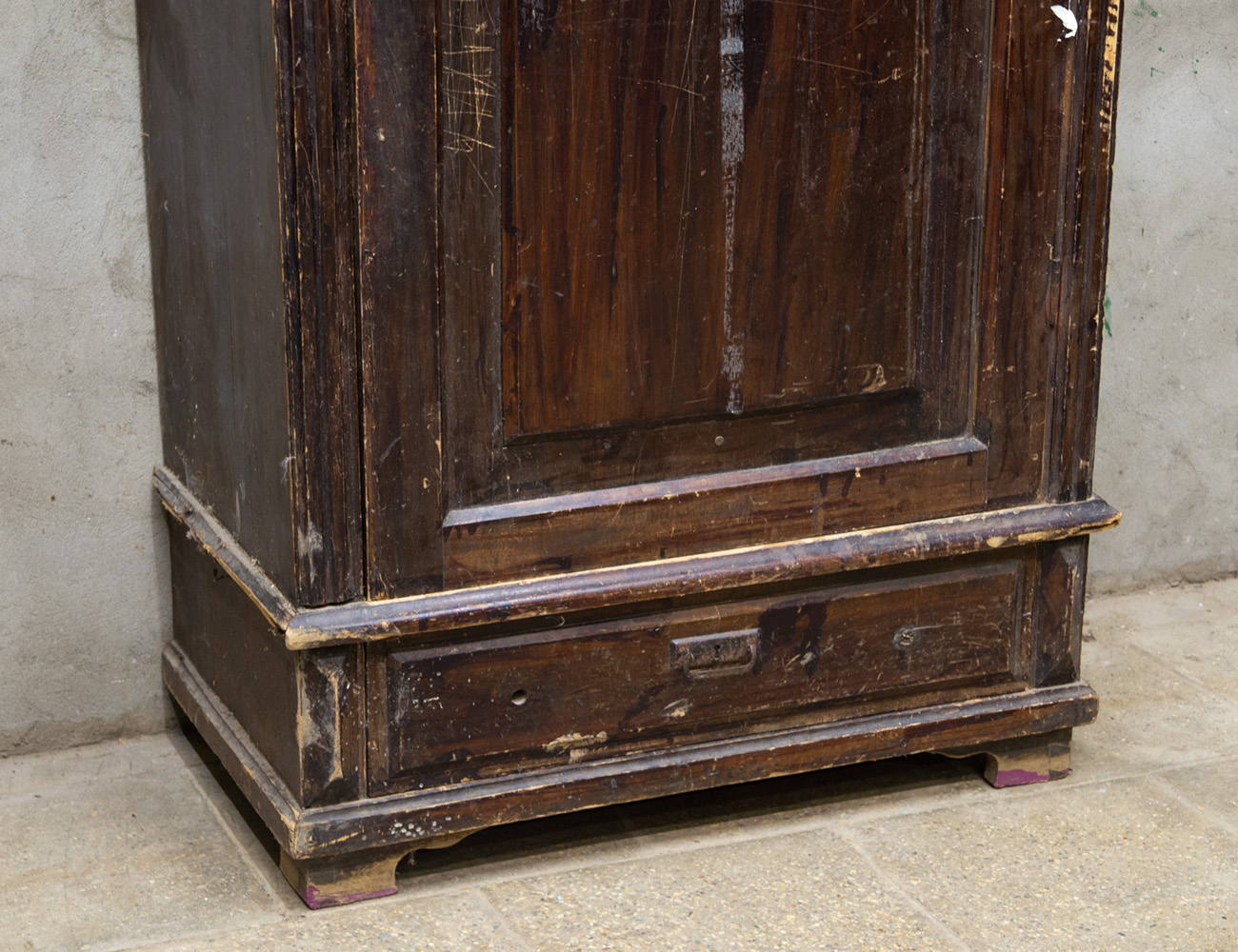 Старинный платяной шкаф