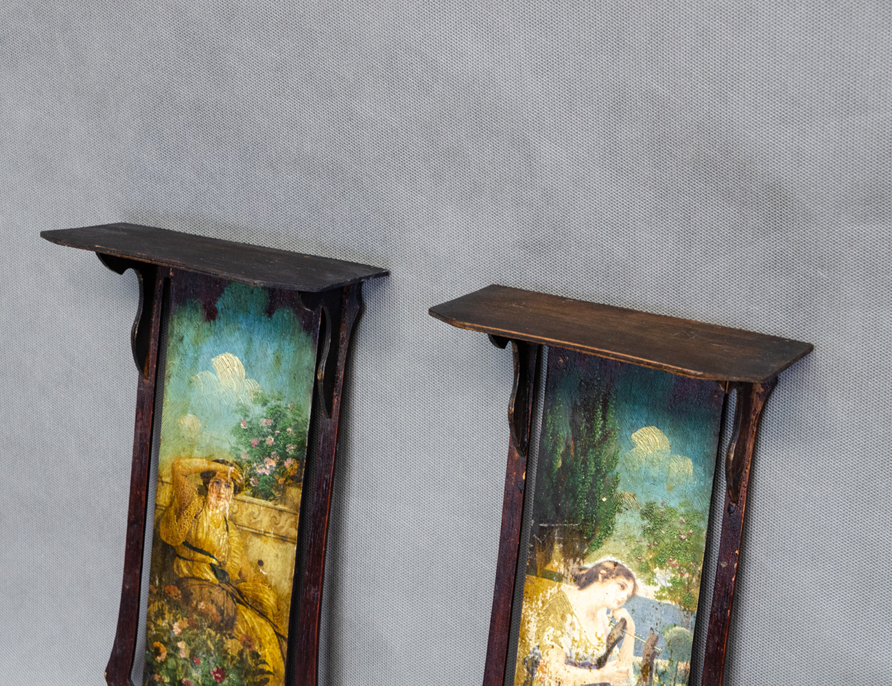Диптих старинных полочек с живописью