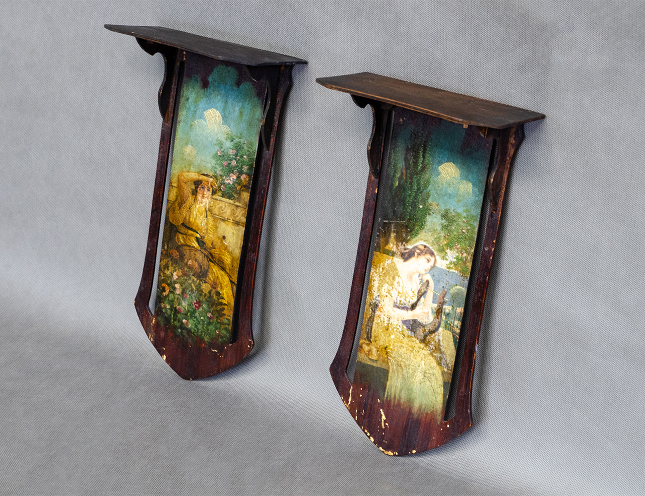 Диптих старинных полочек с живописью