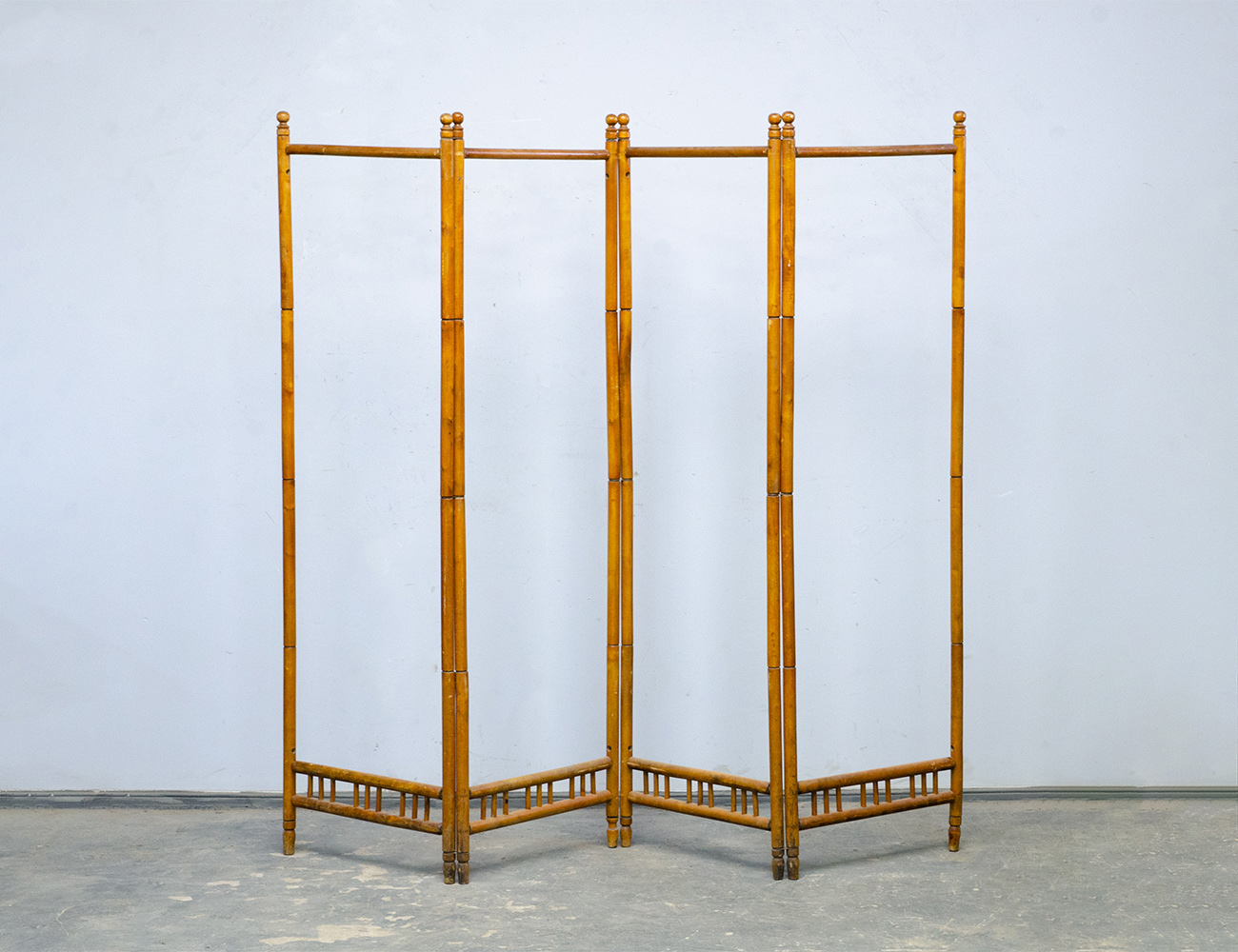 Старинная буковая ширма