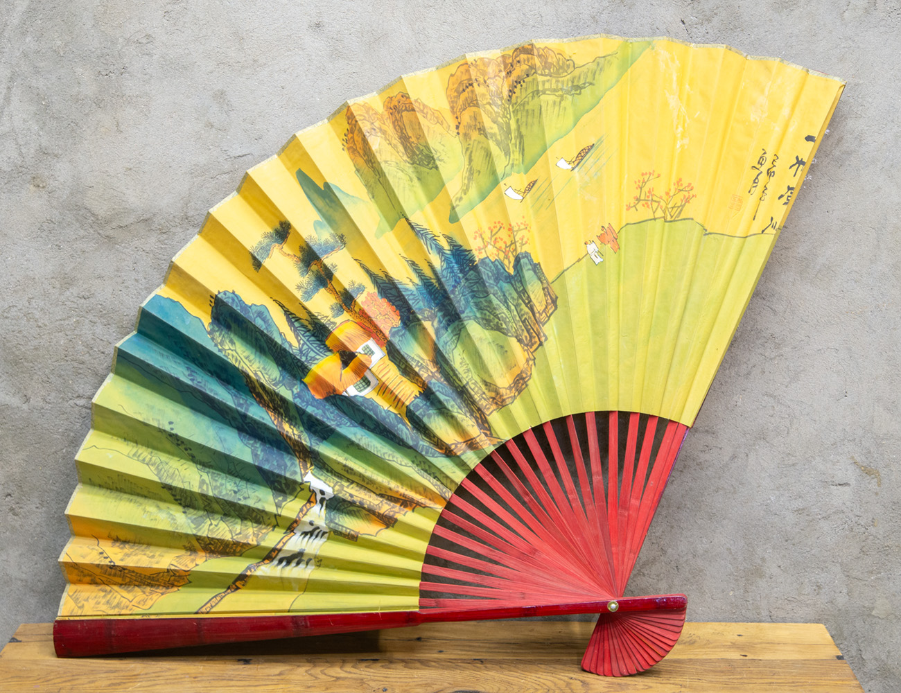 Старинный большой веер