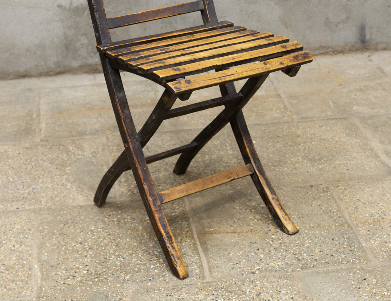 Антикварный складной садовый стул