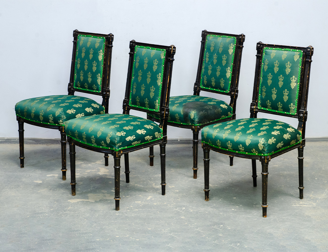 Антикварные стулья 19 века