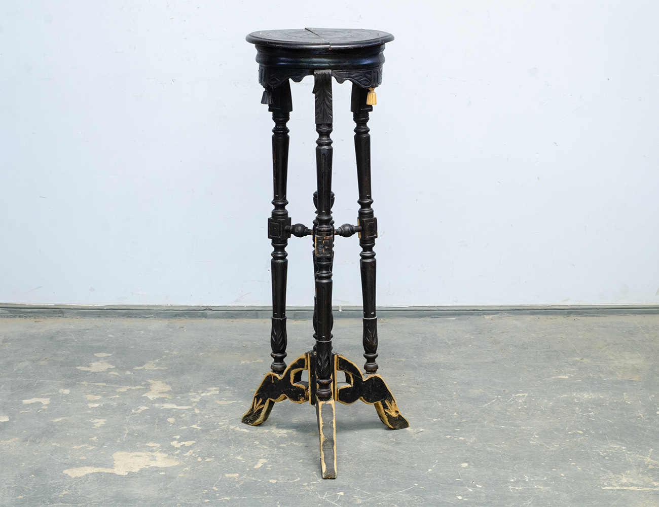 Антикварная жардиньерка 19 века