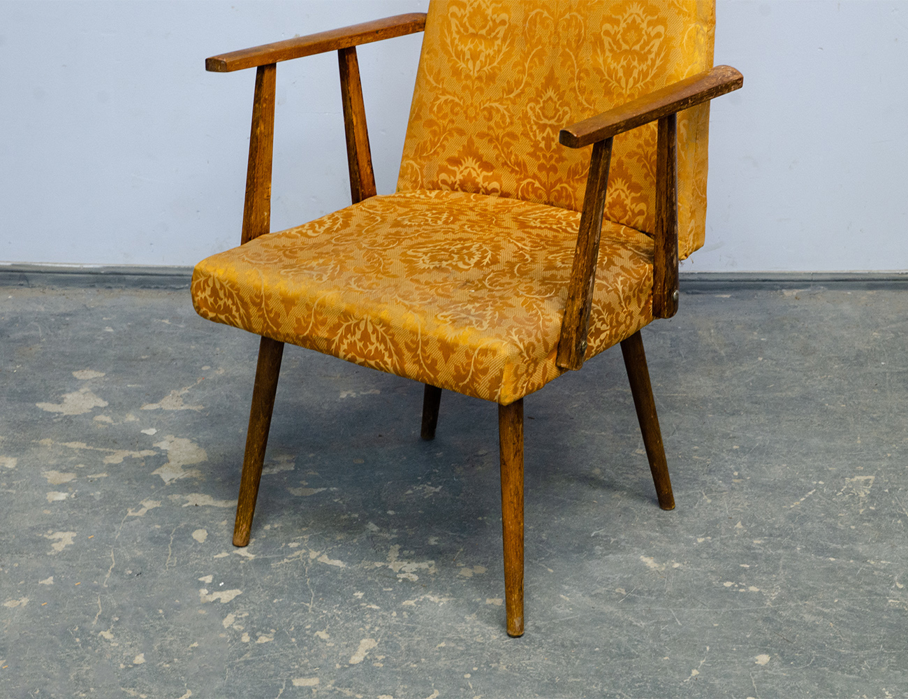 Винтажное кресло