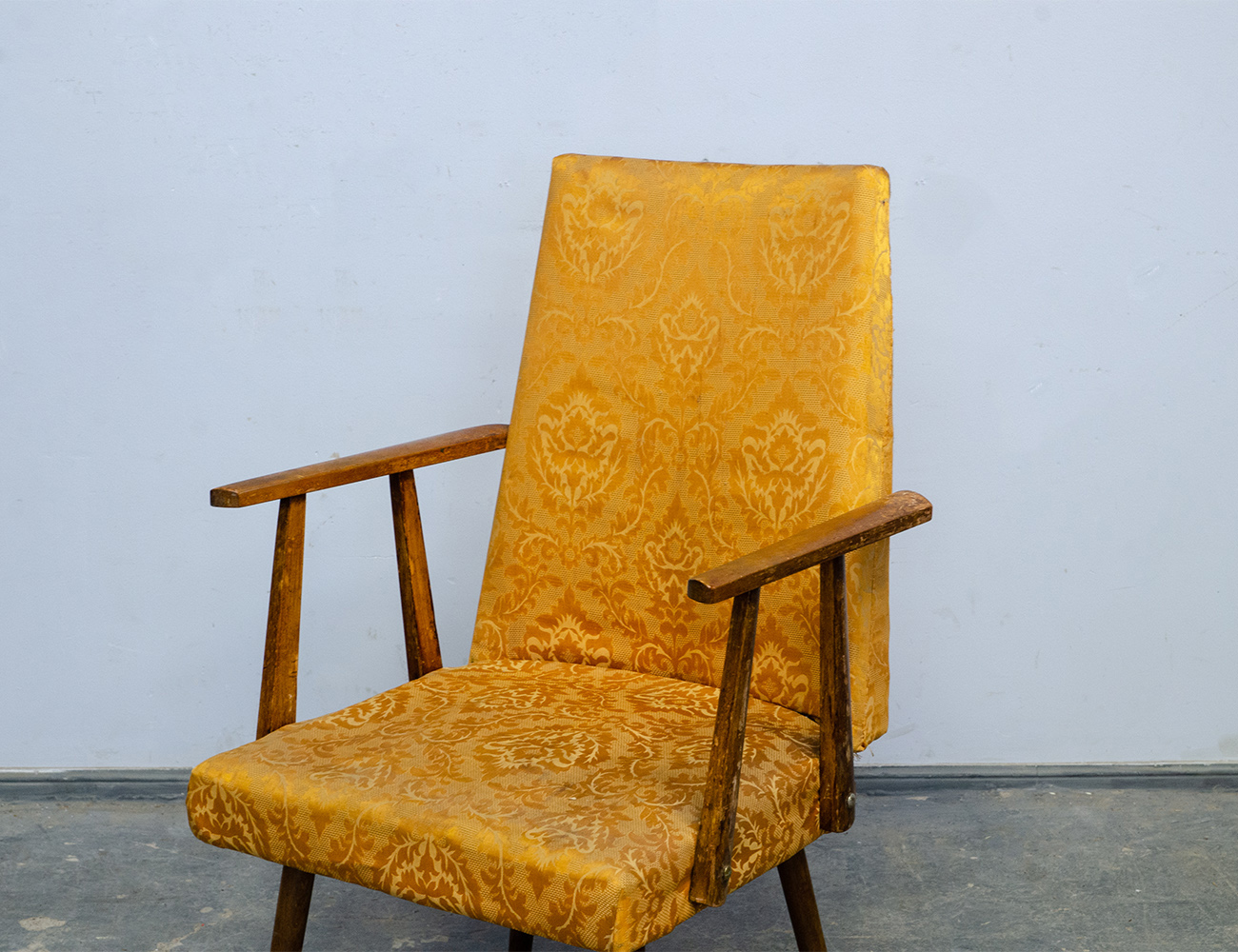 Винтажное кресло