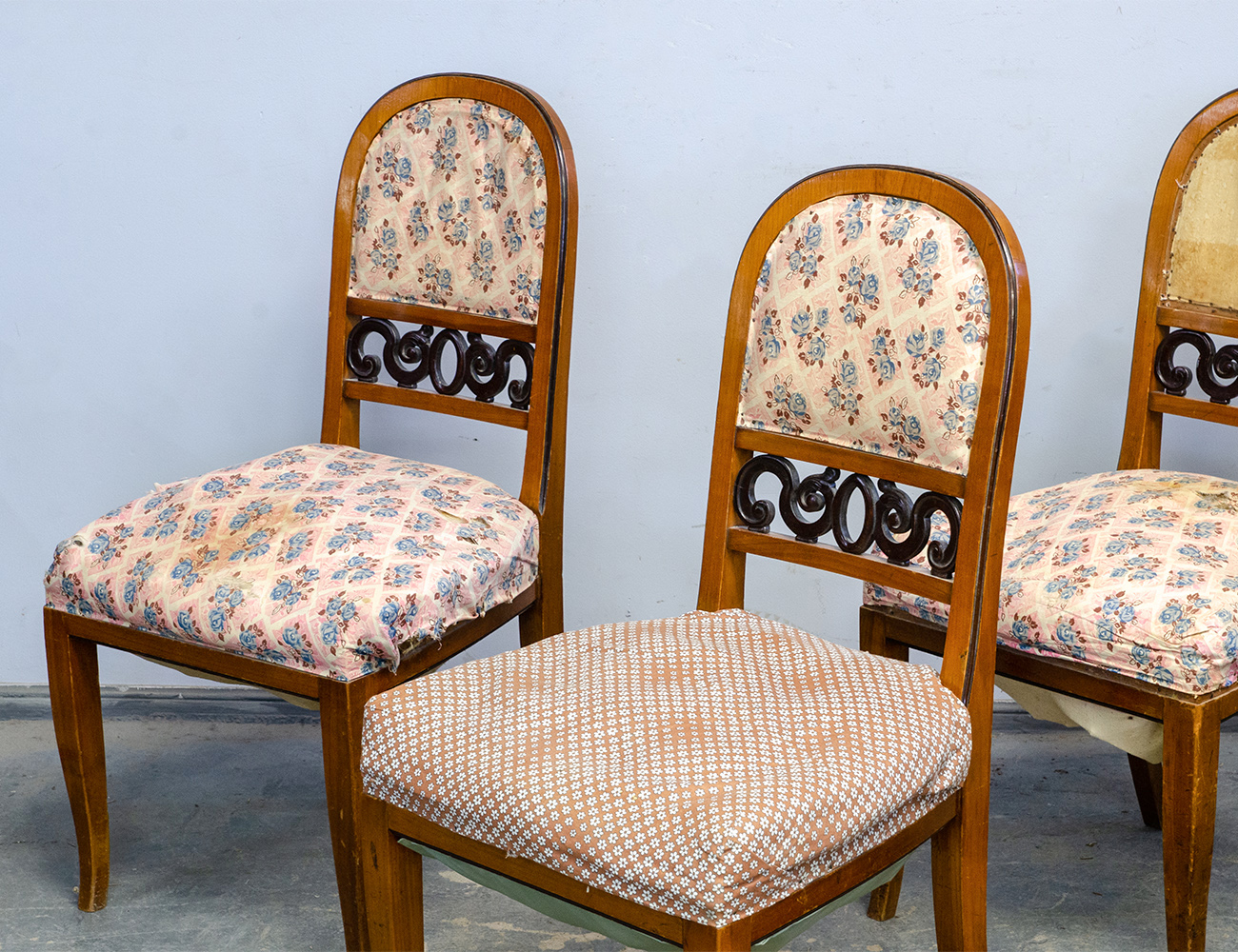 Старинные стулья в стиле Ар-деко