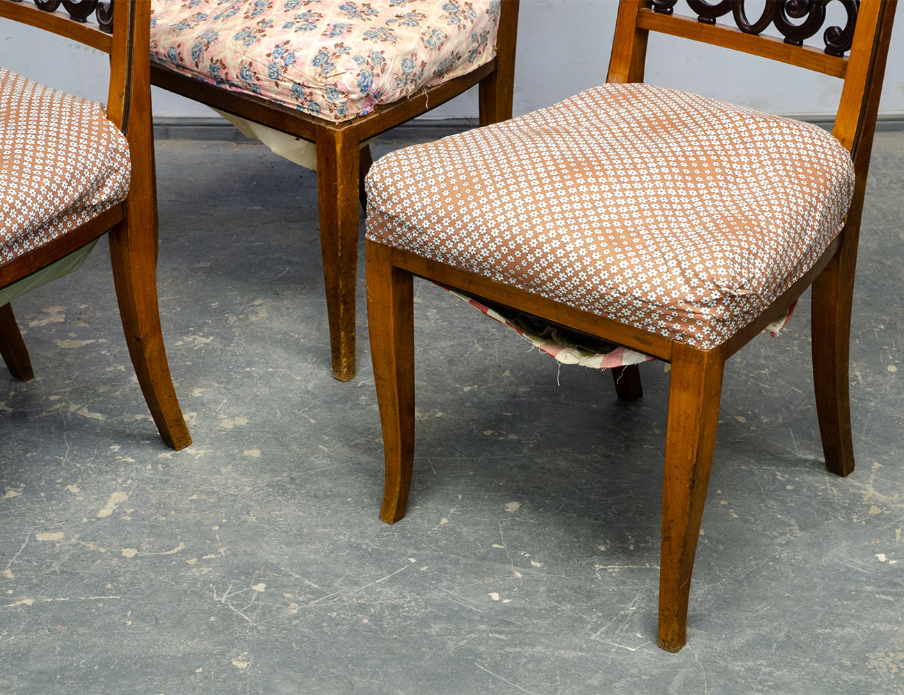 Старинные стулья в стиле Ар-деко