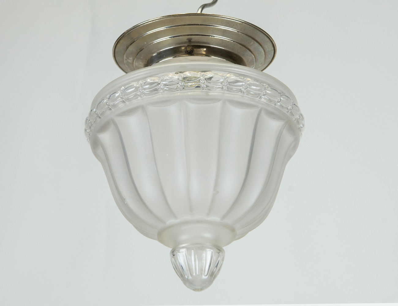 Старинный потолочный светильник