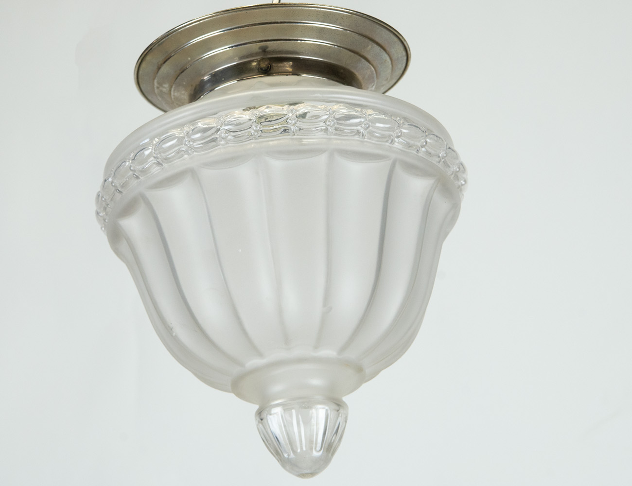 Старинный потолочный светильник