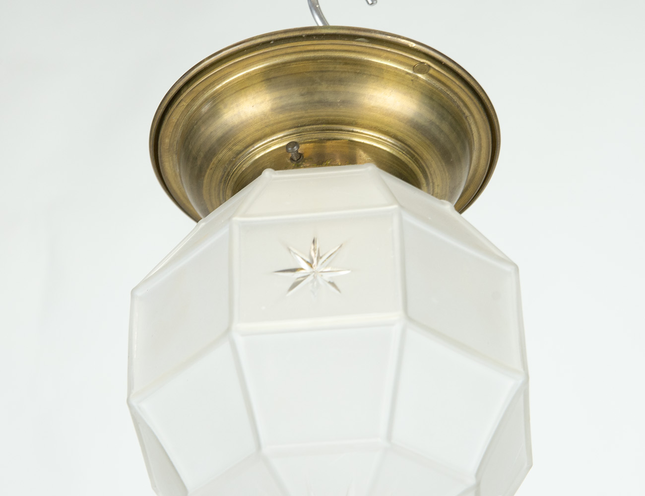 Старинный потолочный светильник