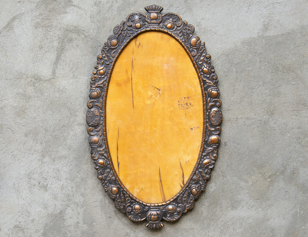 Старинное овальное зеркало