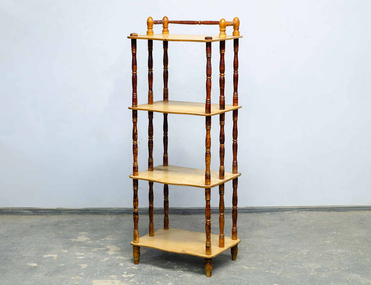 Старинная этажерка