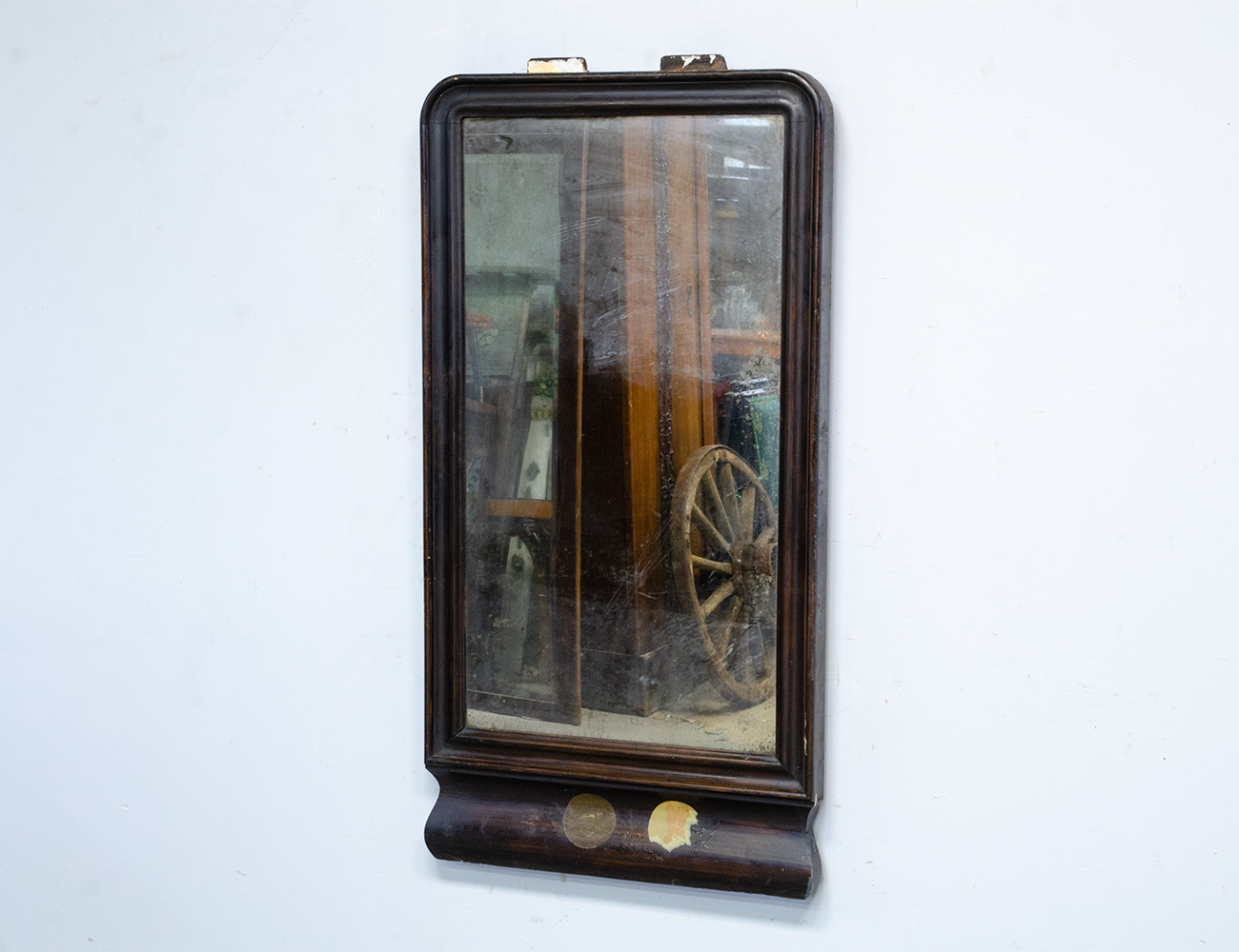 Старинное настенное зеркало