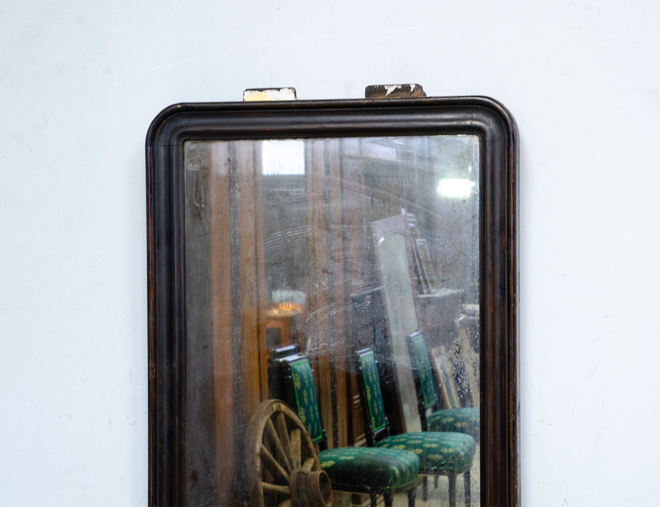 Старинное настенное зеркало