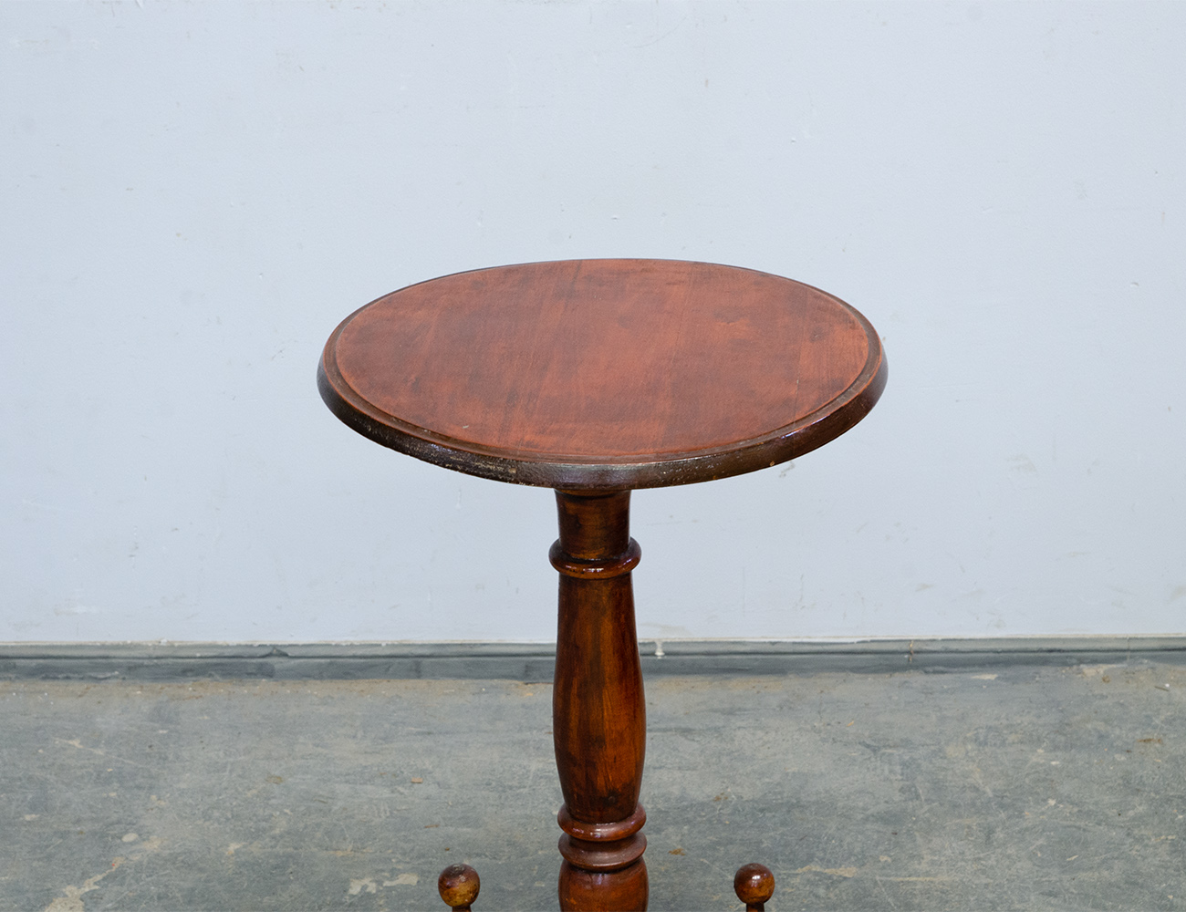 Старинный столик геридон