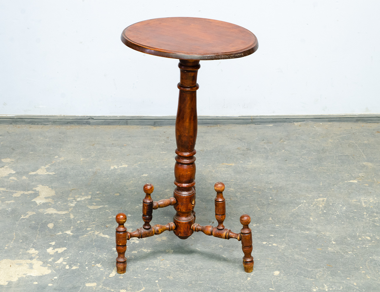 Старинный столик геридон