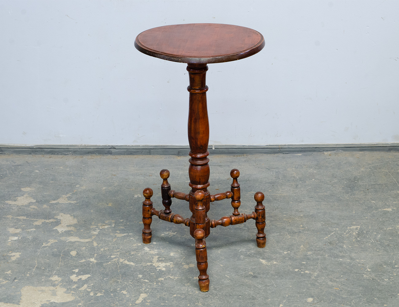 Старинный столик геридон