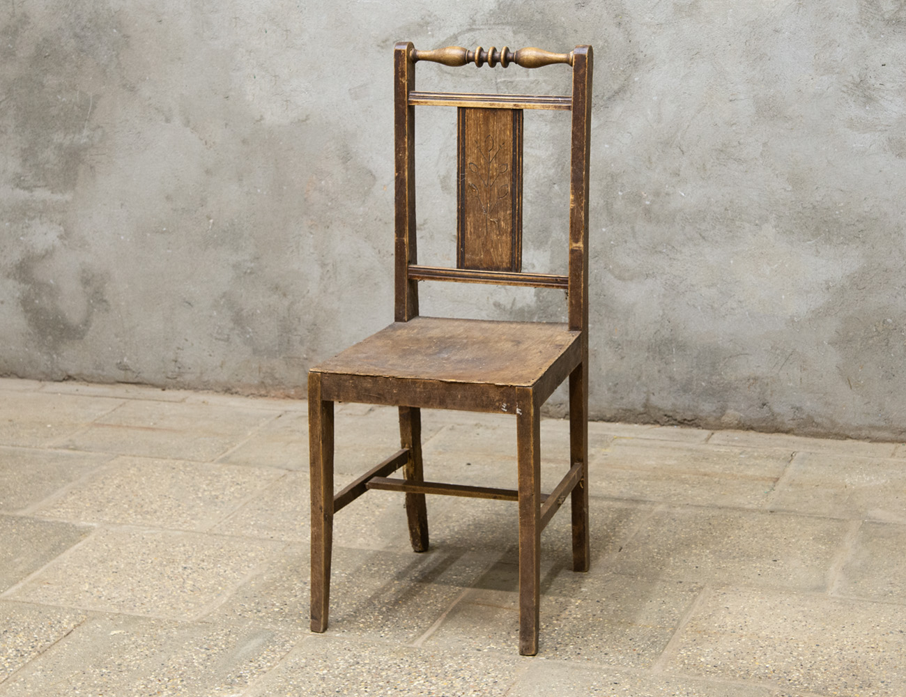 Старинный деревенский стул