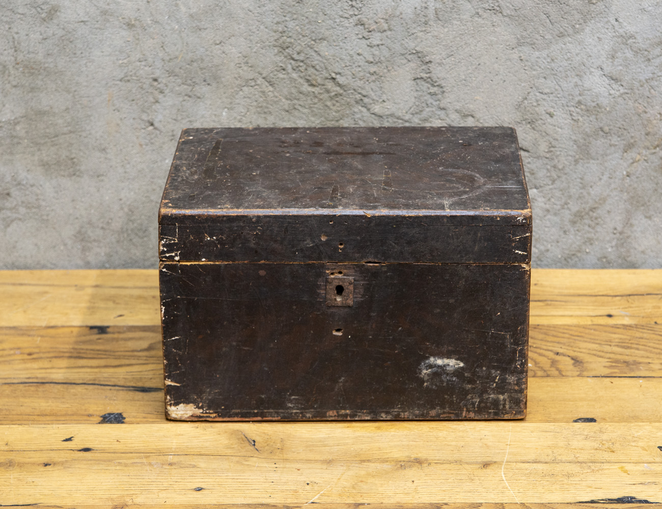 Старинный ларь с тайником