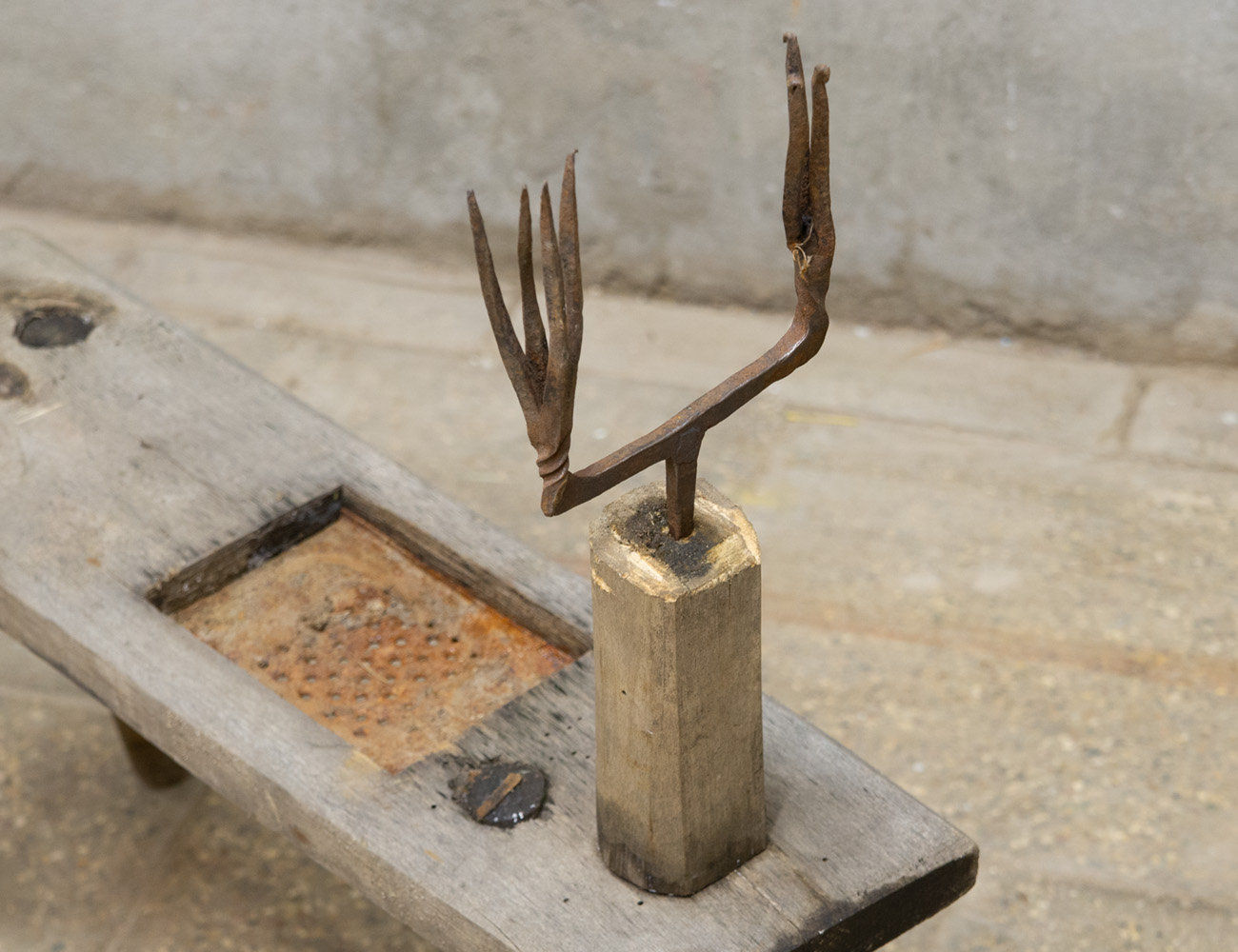 Старинный деревенский светец