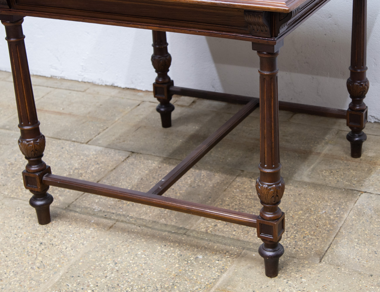 Антикварный обеденный стол, 19 век