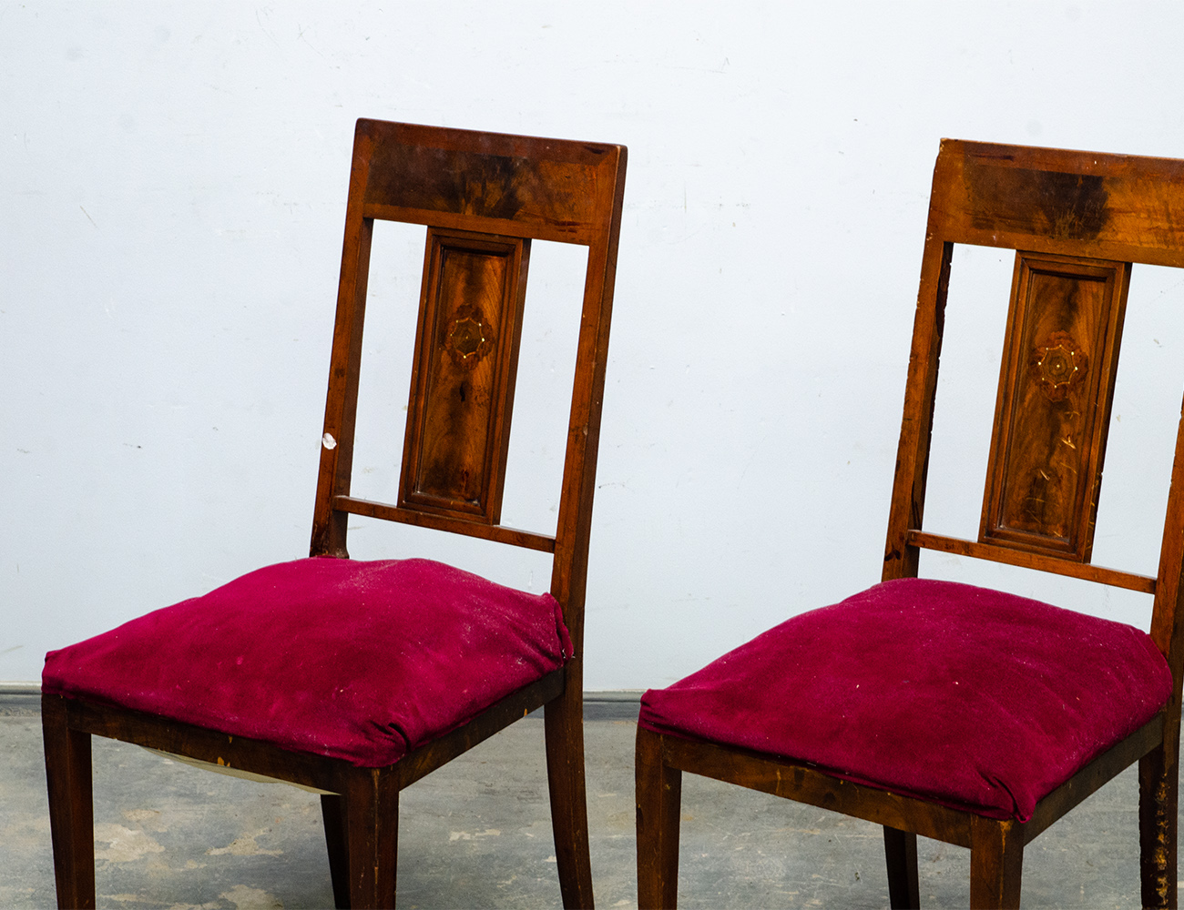 Антикварные стулья красного дерева