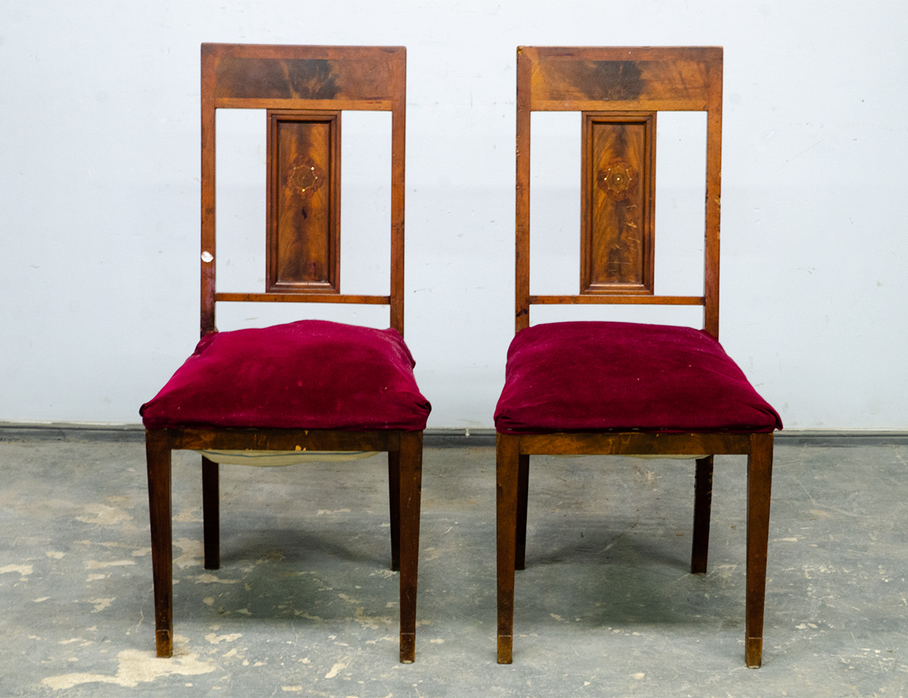 Антикварные стулья красного дерева