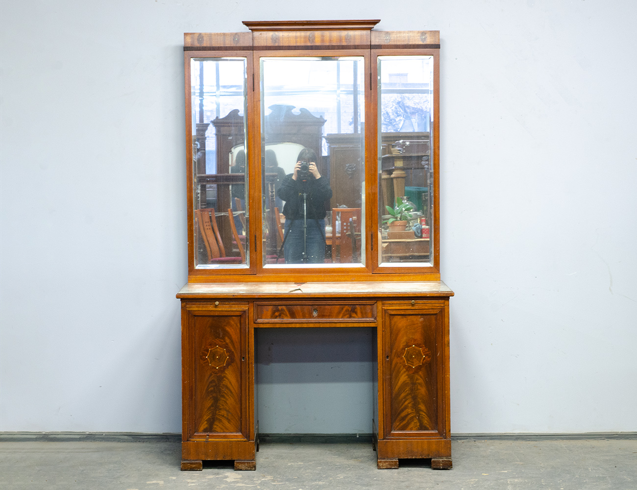 Старинный туалетный стол