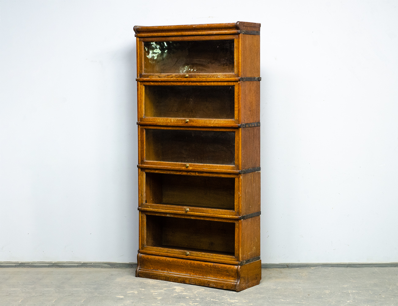 Старинные шведско-американские книжные полки