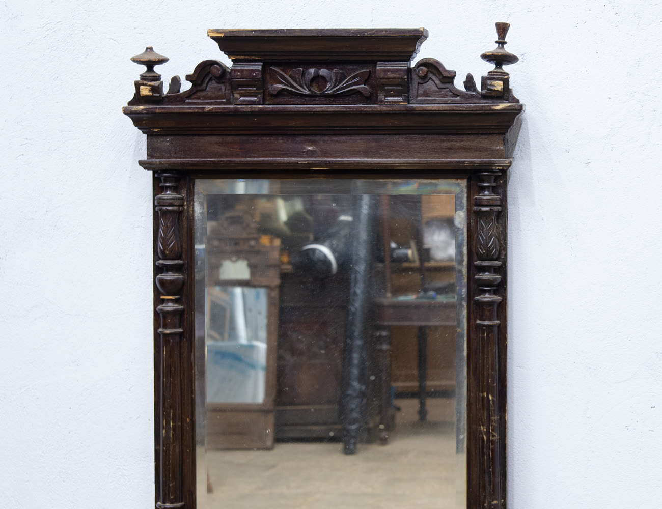 Старинное ростовое зеркало