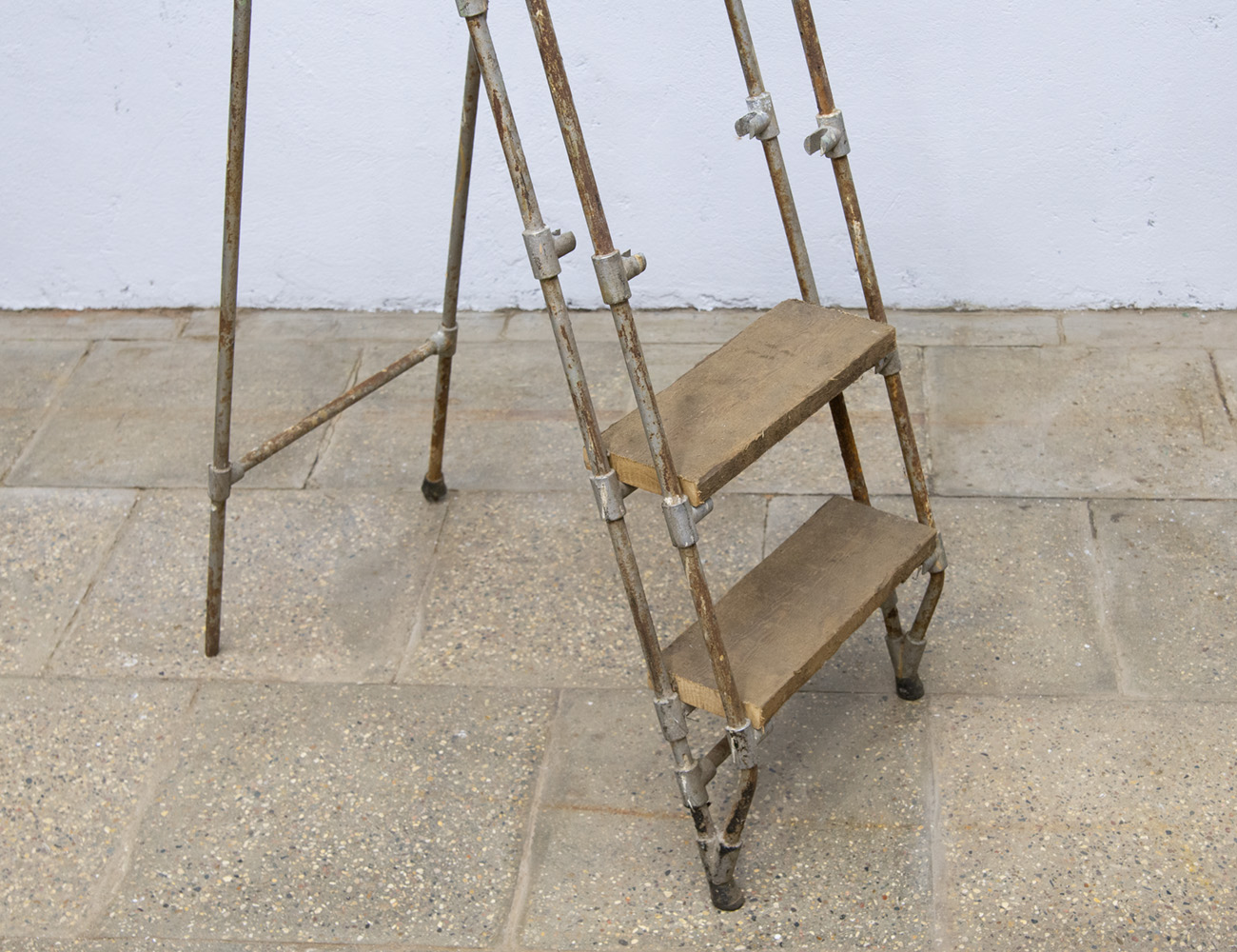 Старинная стремянка