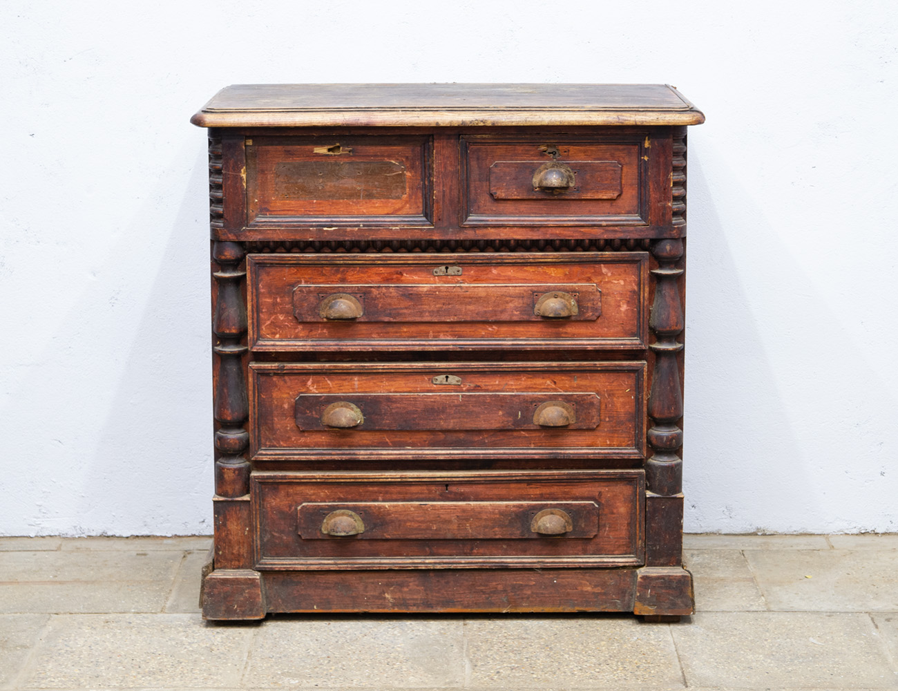 Старинный комод