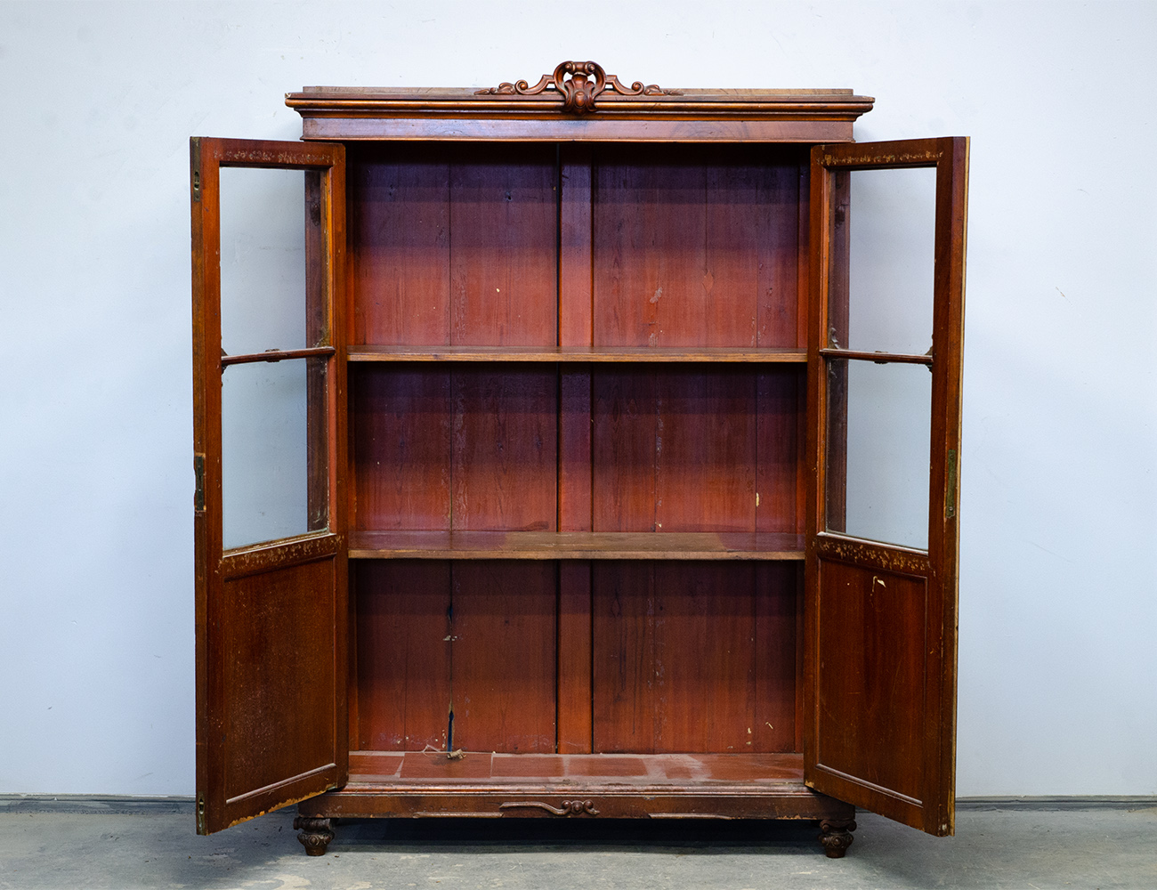 Кабинетный шкаф красного дерева, 19в