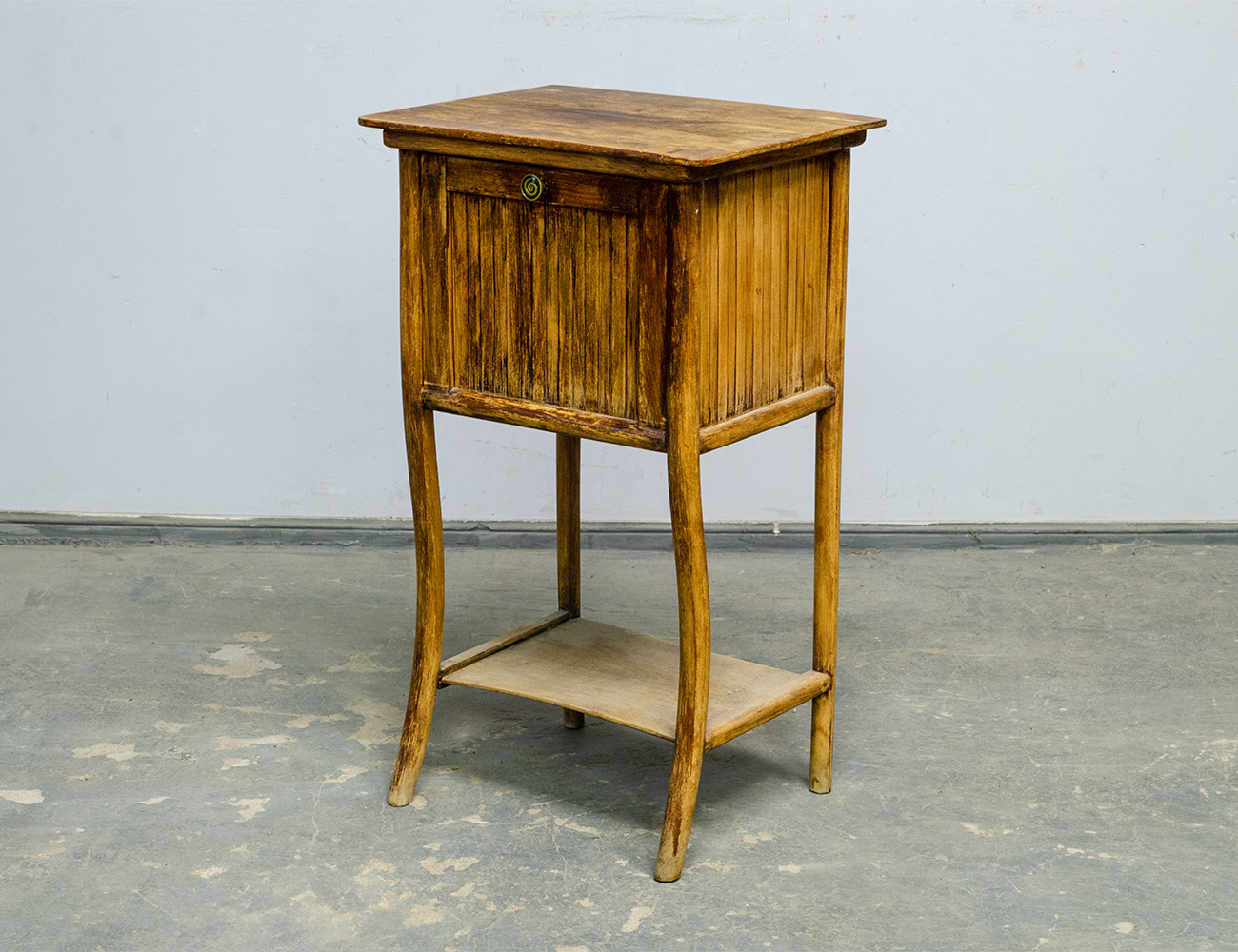 Тумбочка №50/18 фирмы Конъ