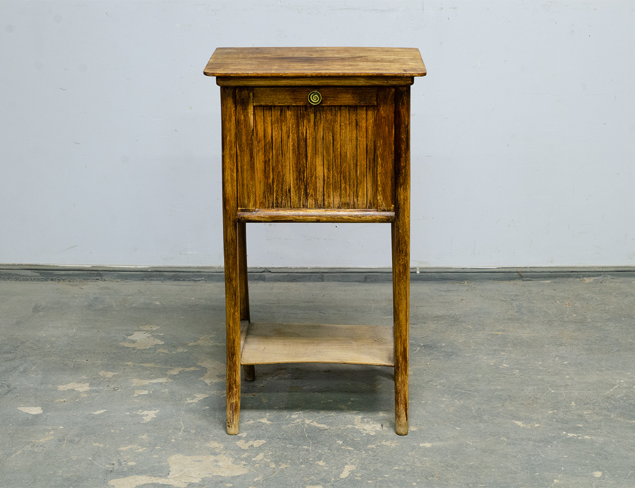 Тумбочка №50/18 фирмы Конъ