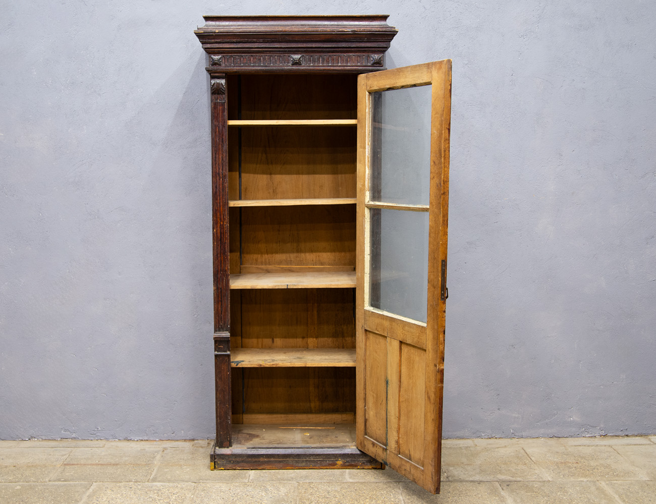 Дубовый кабинетный шкаф конца 19 века