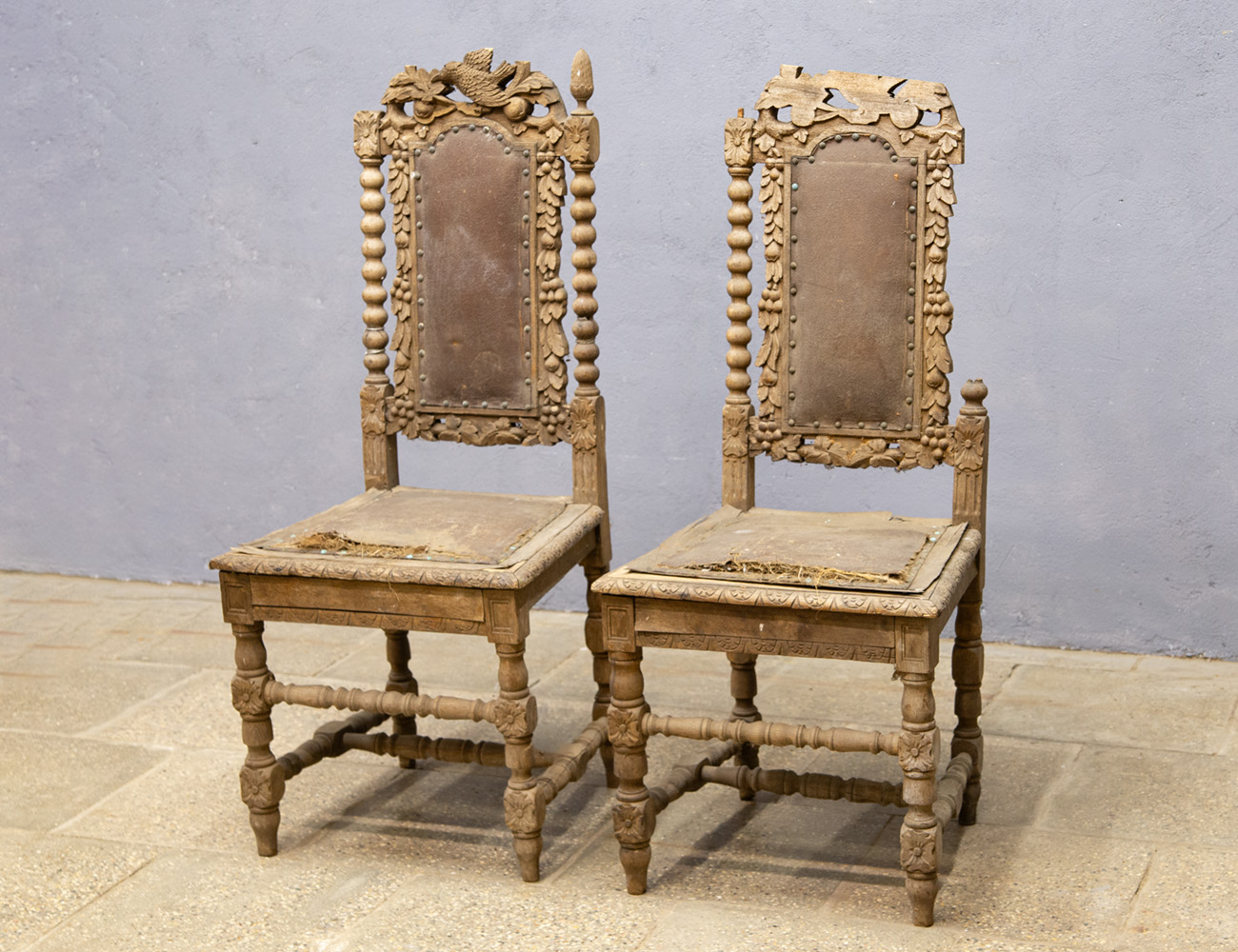 Старинные дубовые стулья 19 века