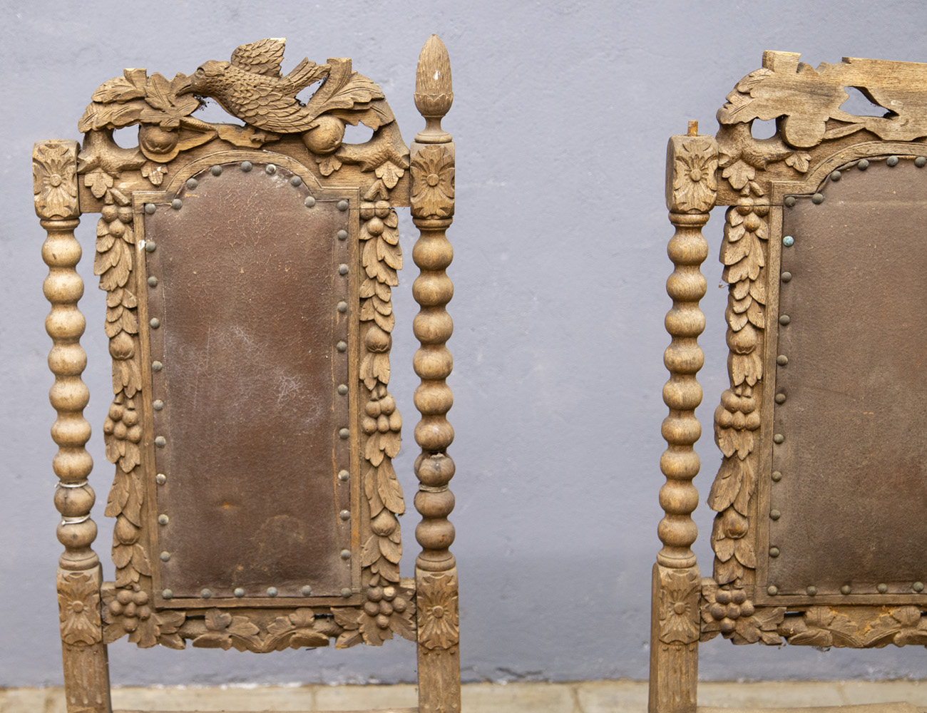 Старинные дубовые стулья 19 века