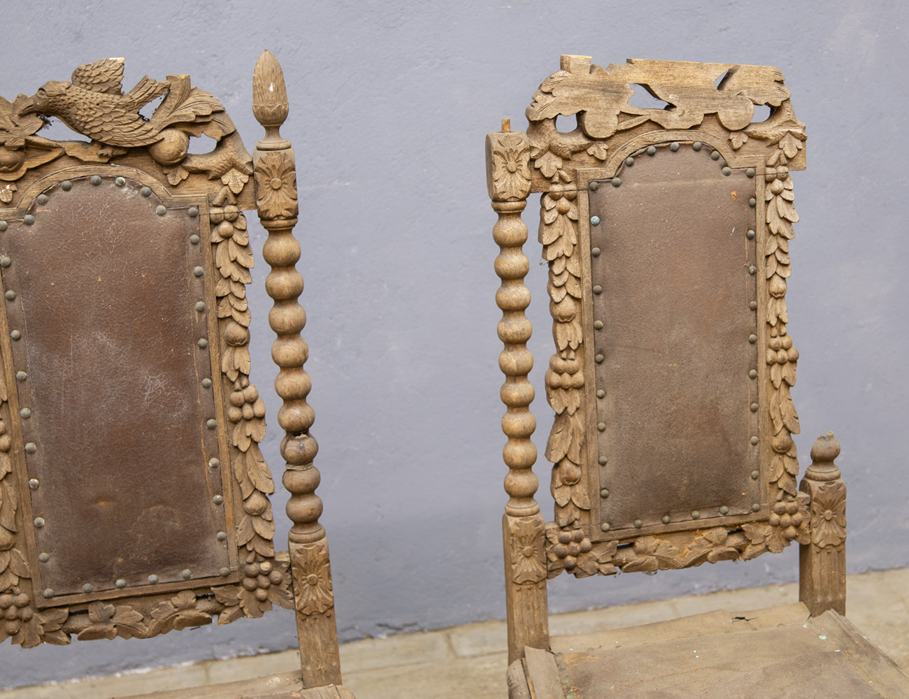 Старинные дубовые стулья 19 века