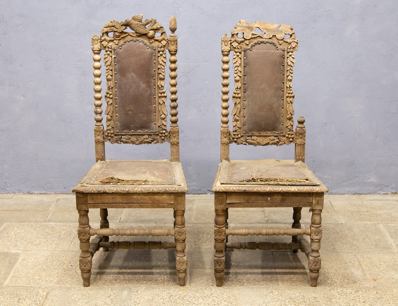 Старинные дубовые стулья 19 века