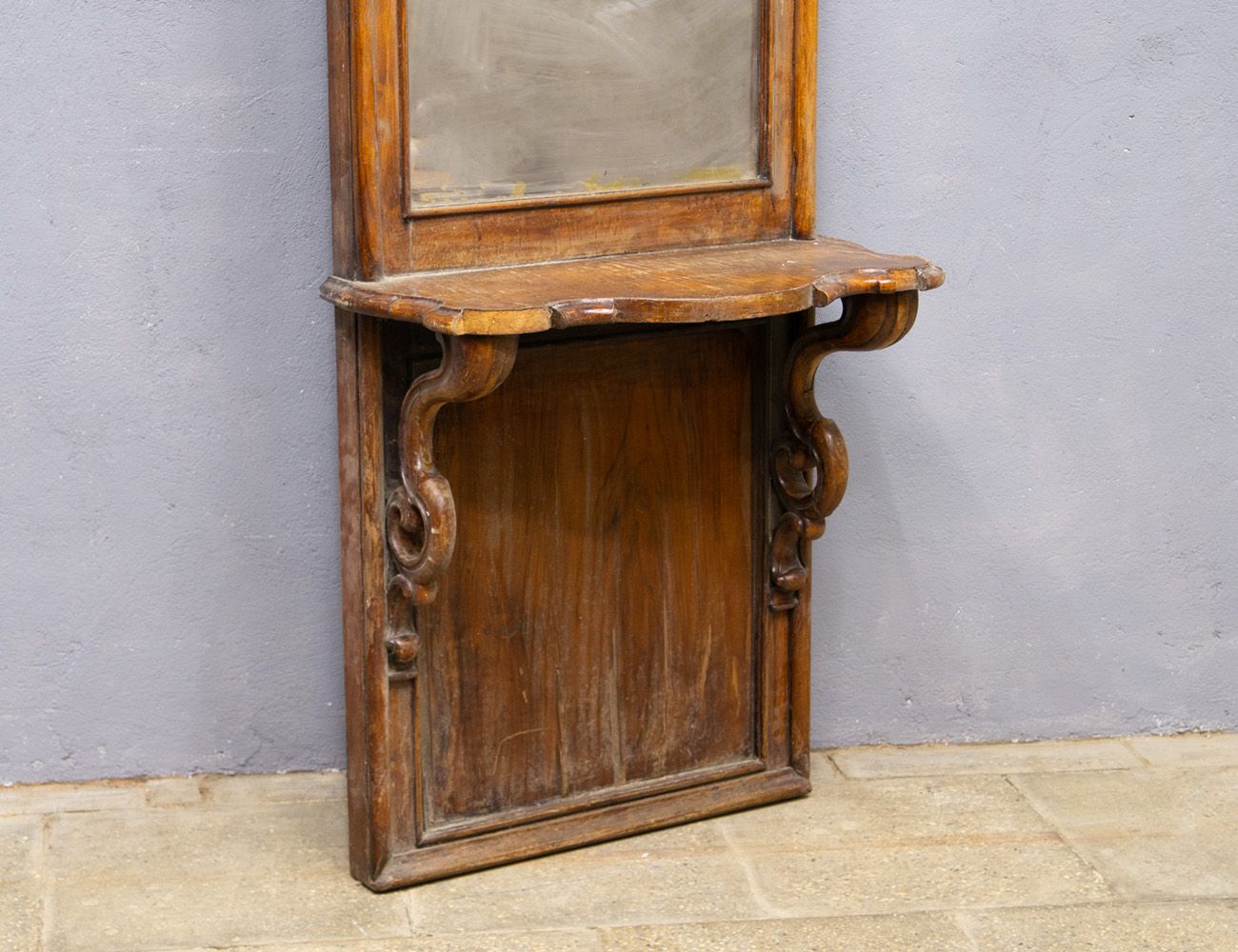 Ореховое простеночное зеркало 19 века