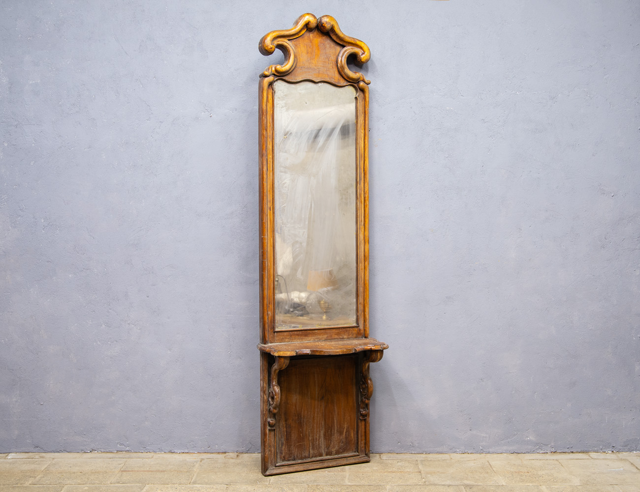 Ореховое простеночное зеркало 19 века