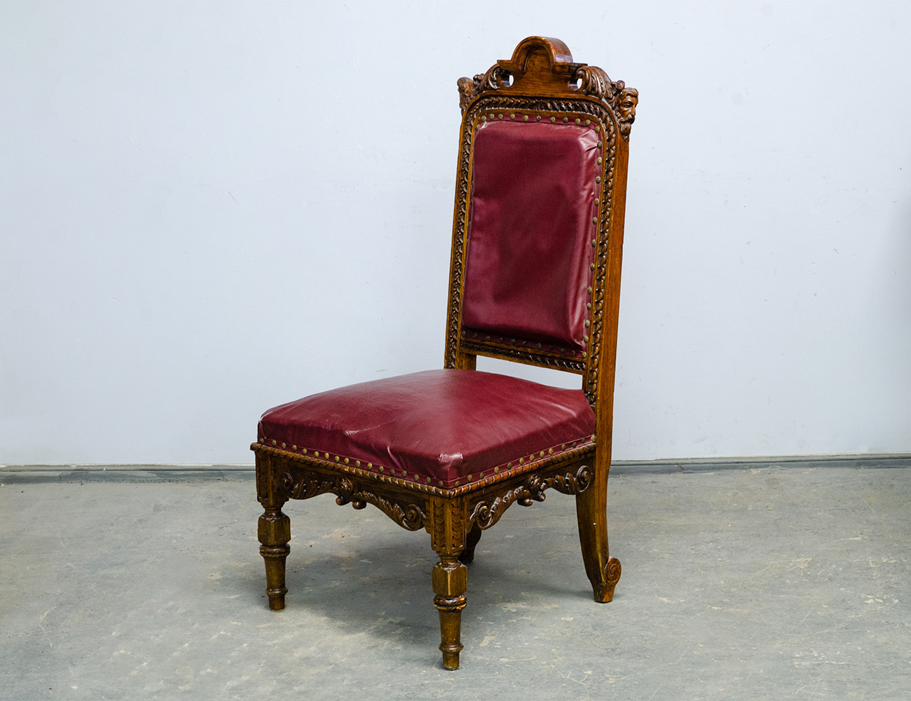 Антикварный дубовый кабинетный стул