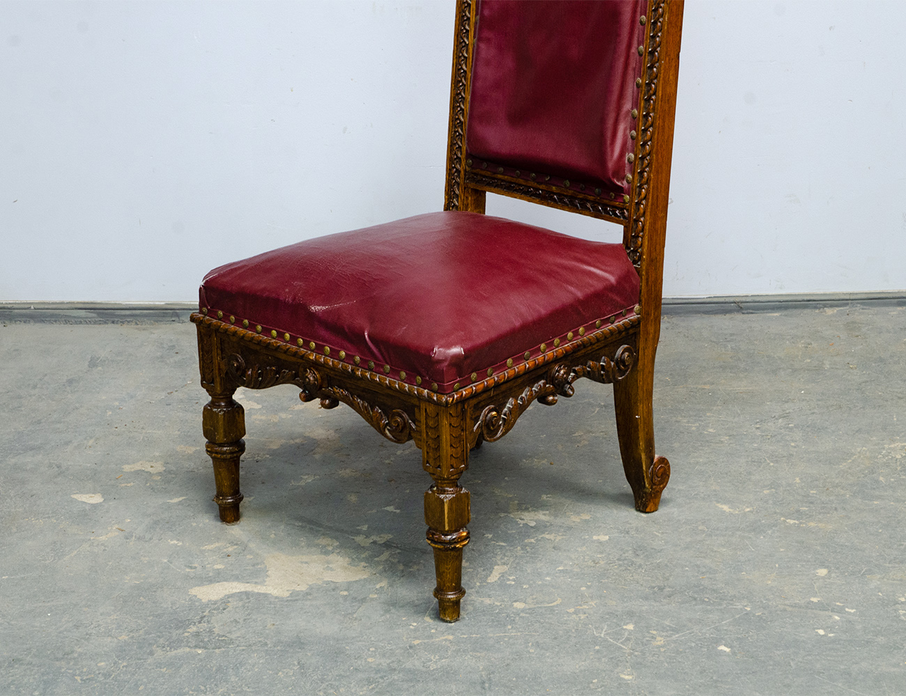 Антикварный дубовый кабинетный стул