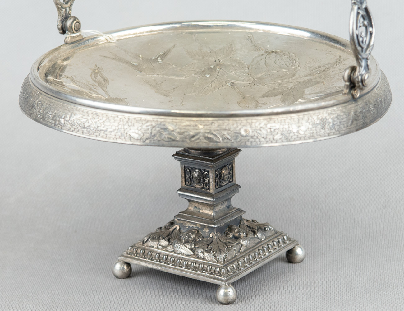 Старинная посеребренная свадебная корзина