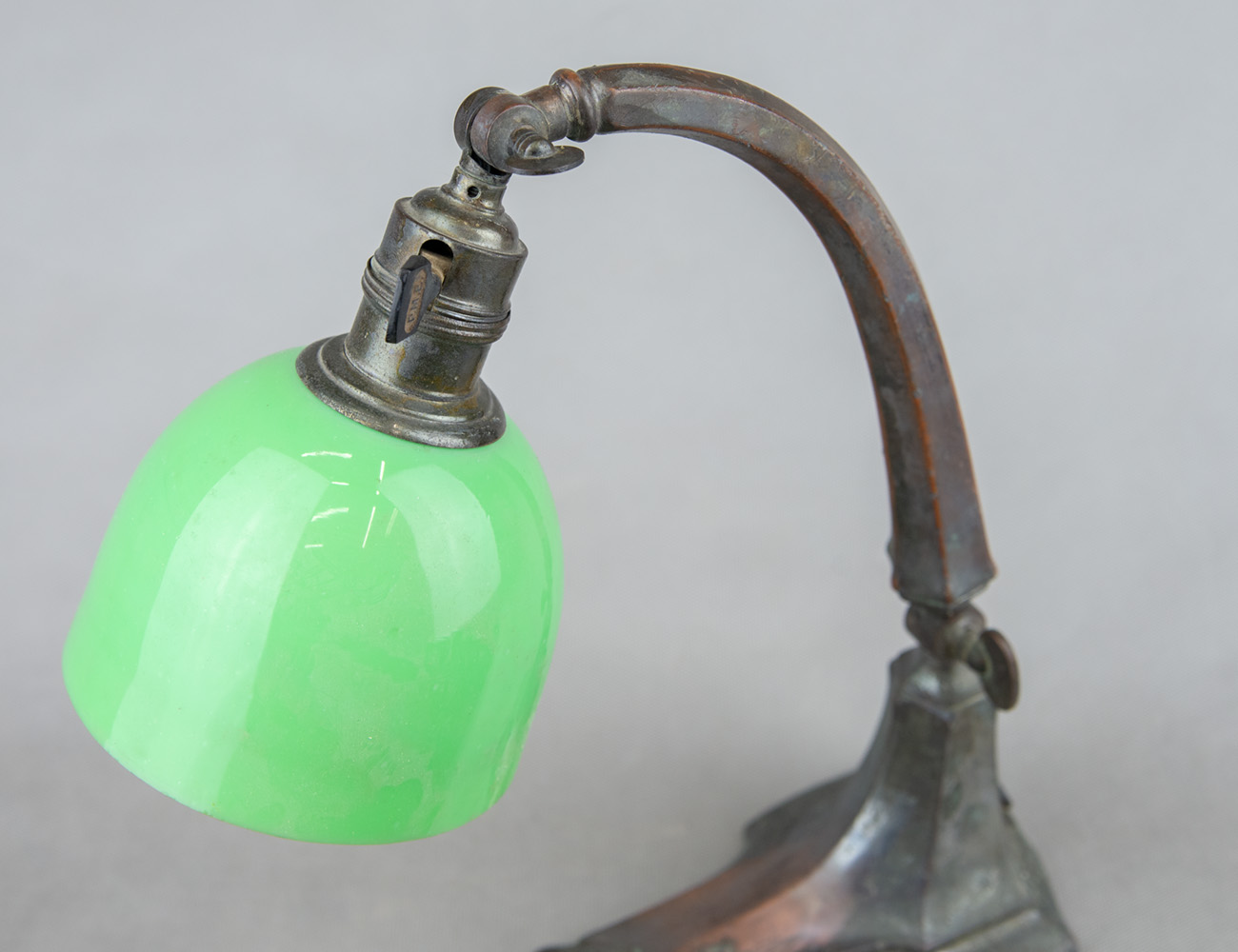 Старинная конторская настольная лампа