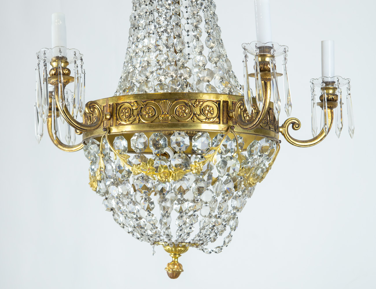 Старинная люстра в стиле ампир