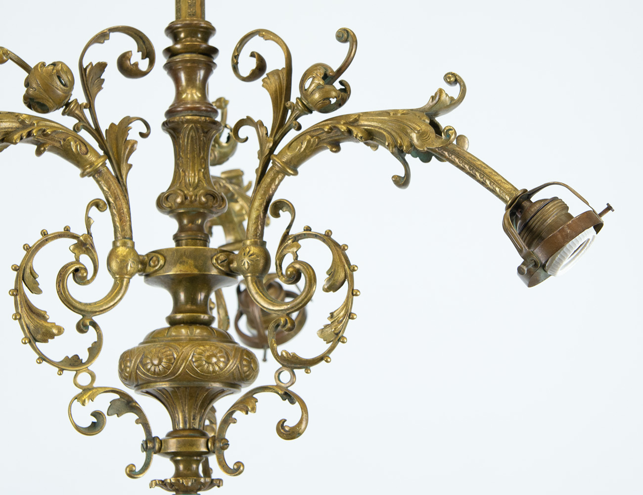 Старинная бронзовая люстра на 3 рожка