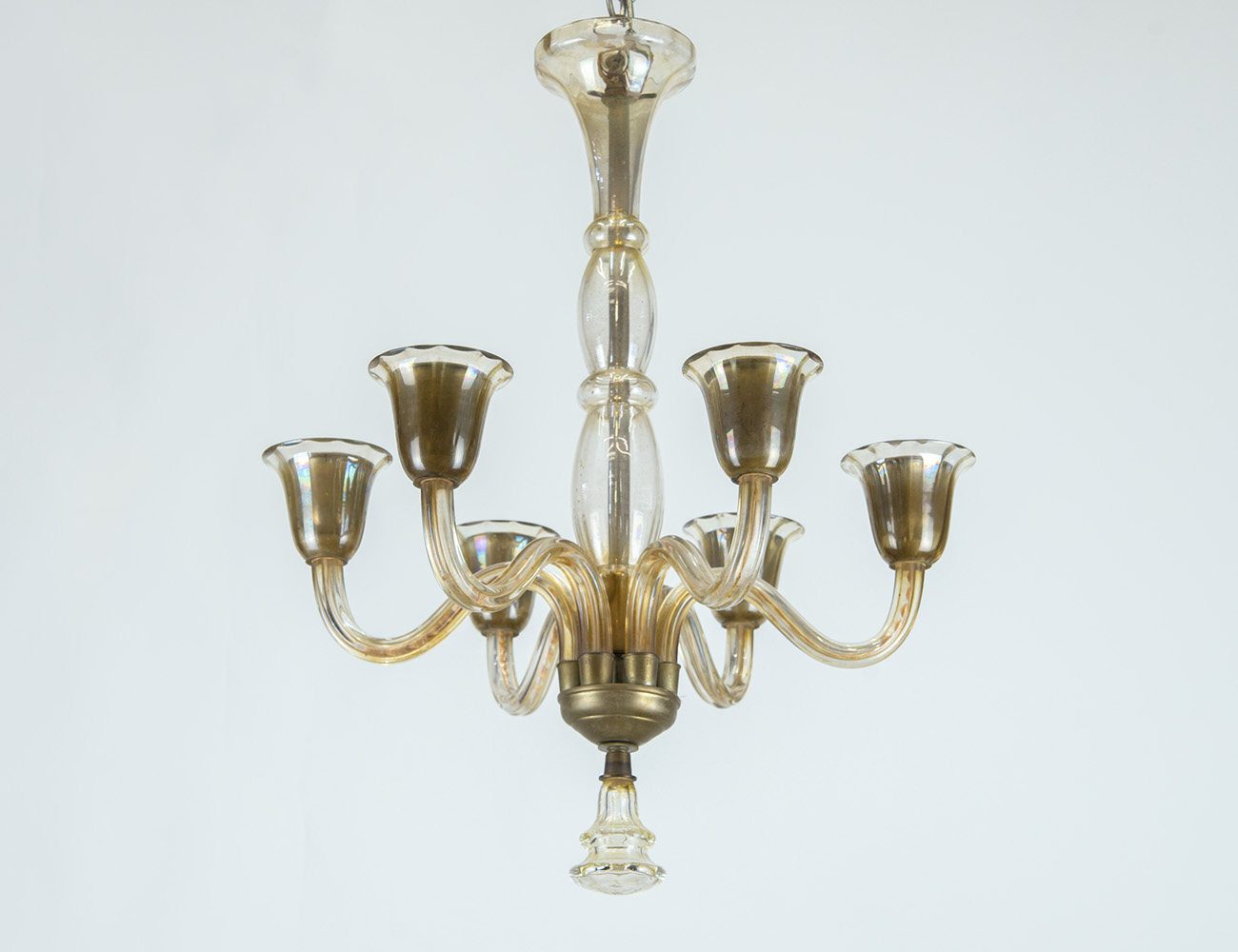 Старинная стеклянная люстра